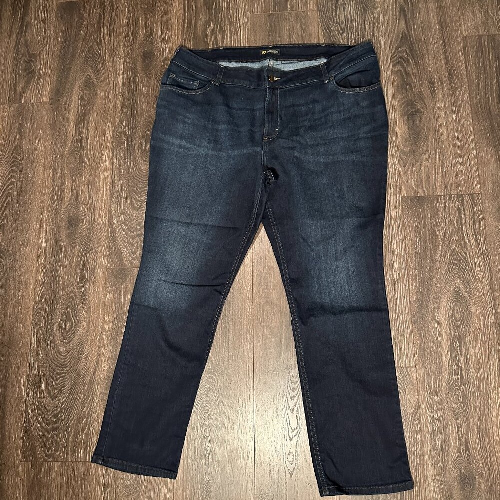Lee Straight Leg, Mid-Rise Jean - Size 24 Long